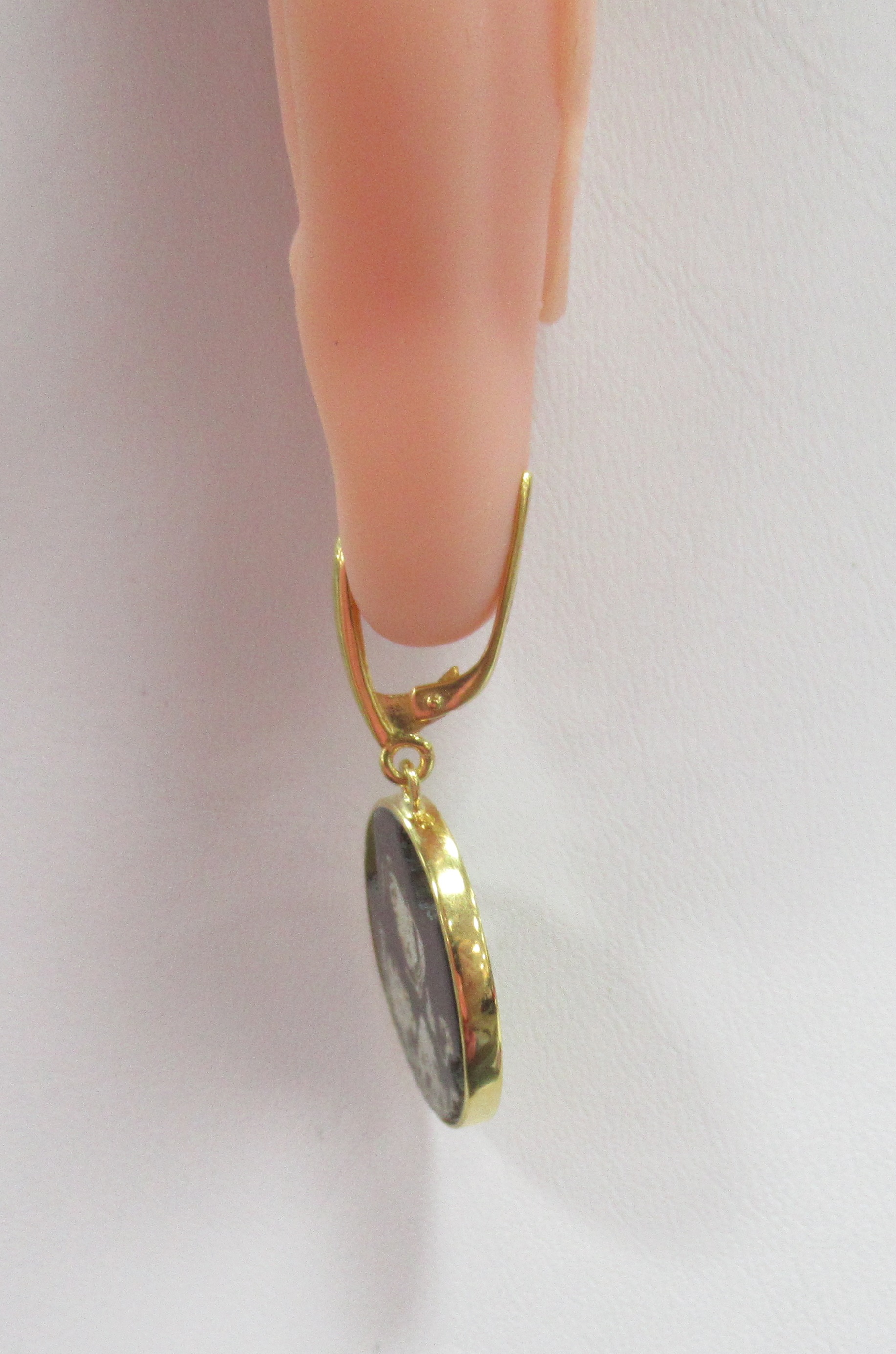 Серебряные серьги с янтарем